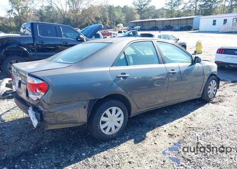 2005 Toyota Camry Le z USA, uszkodzony, nr VIN 4T1BE32K05U563894